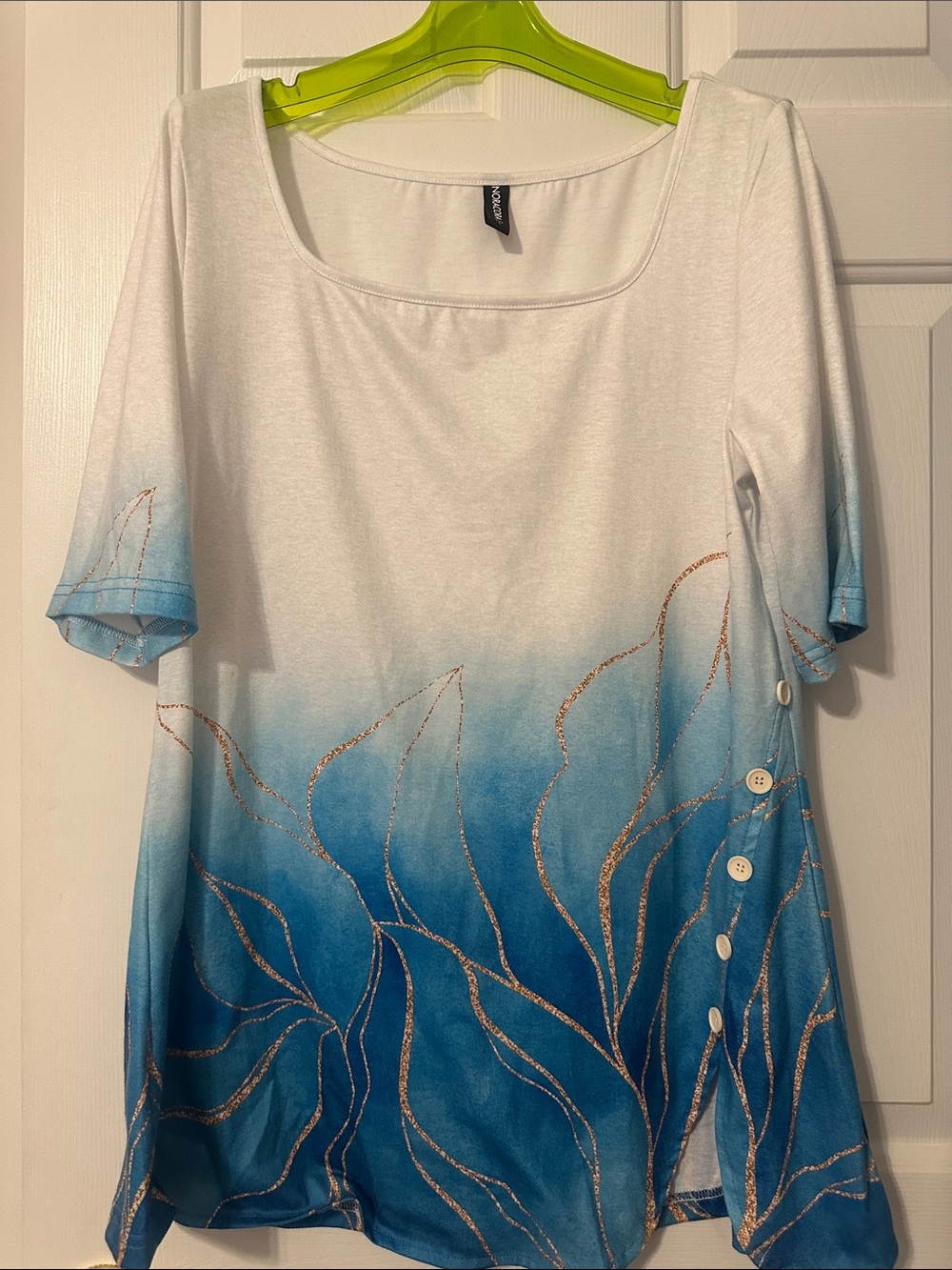 Gloria Vanderbilt White and Blue Ombre Scoop Neck Tunic with Side Buttons